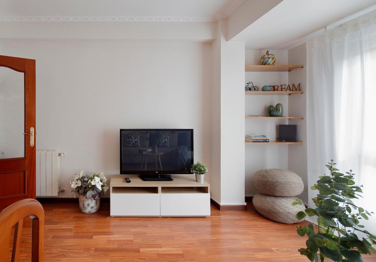 115A - Amplia Vivienda En Playa San Lorenzo Хихон Екстериор снимка