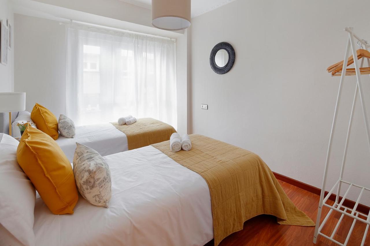 115A - Amplia Vivienda En Playa San Lorenzo Хихон Екстериор снимка